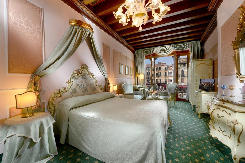 Suite Junior avec Balcon - Vue sur Grand Canal - Non-Fumeurs